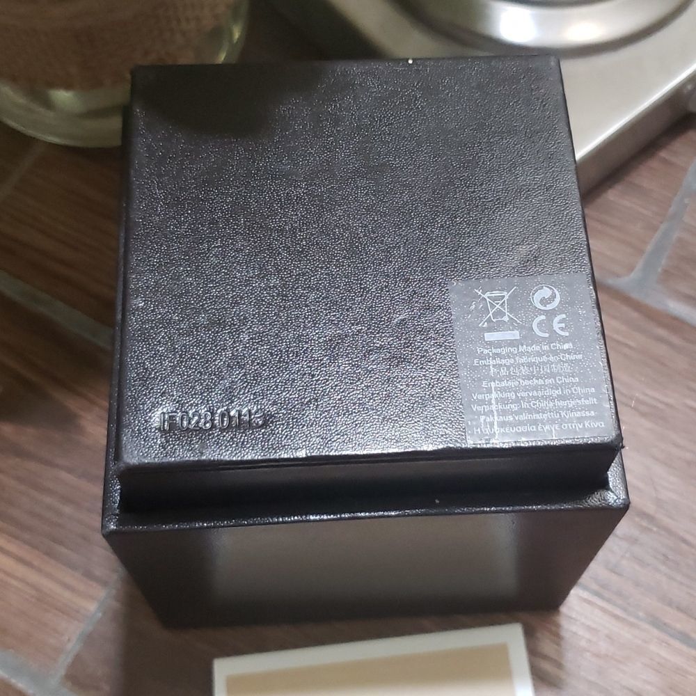 Michael Kors Watch Box - Picture 3 of 4